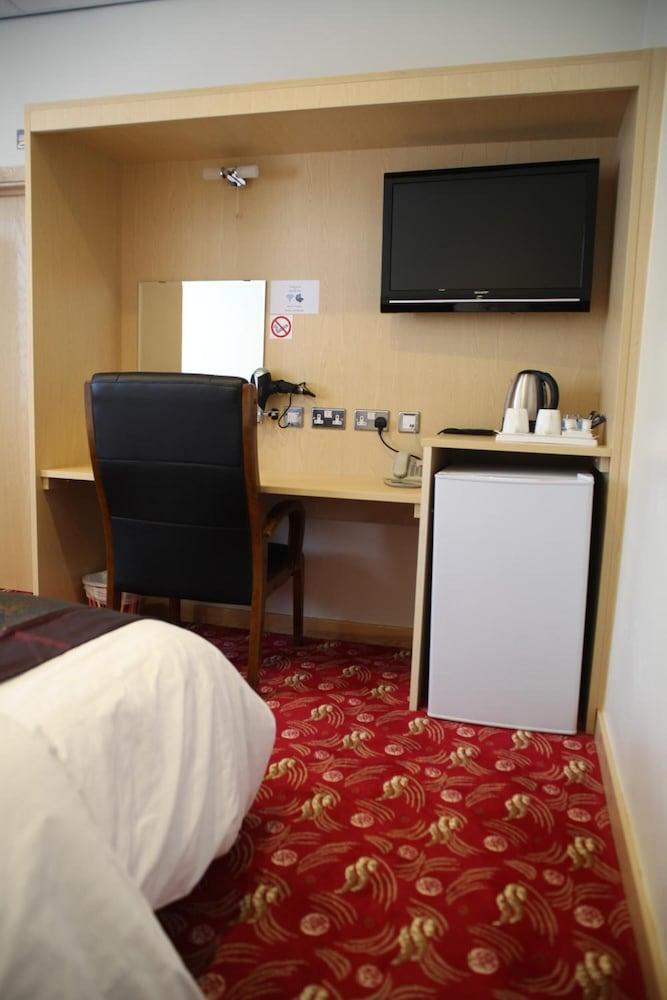 Cambridge Hotel Хаддерсфилд Экстерьер фото