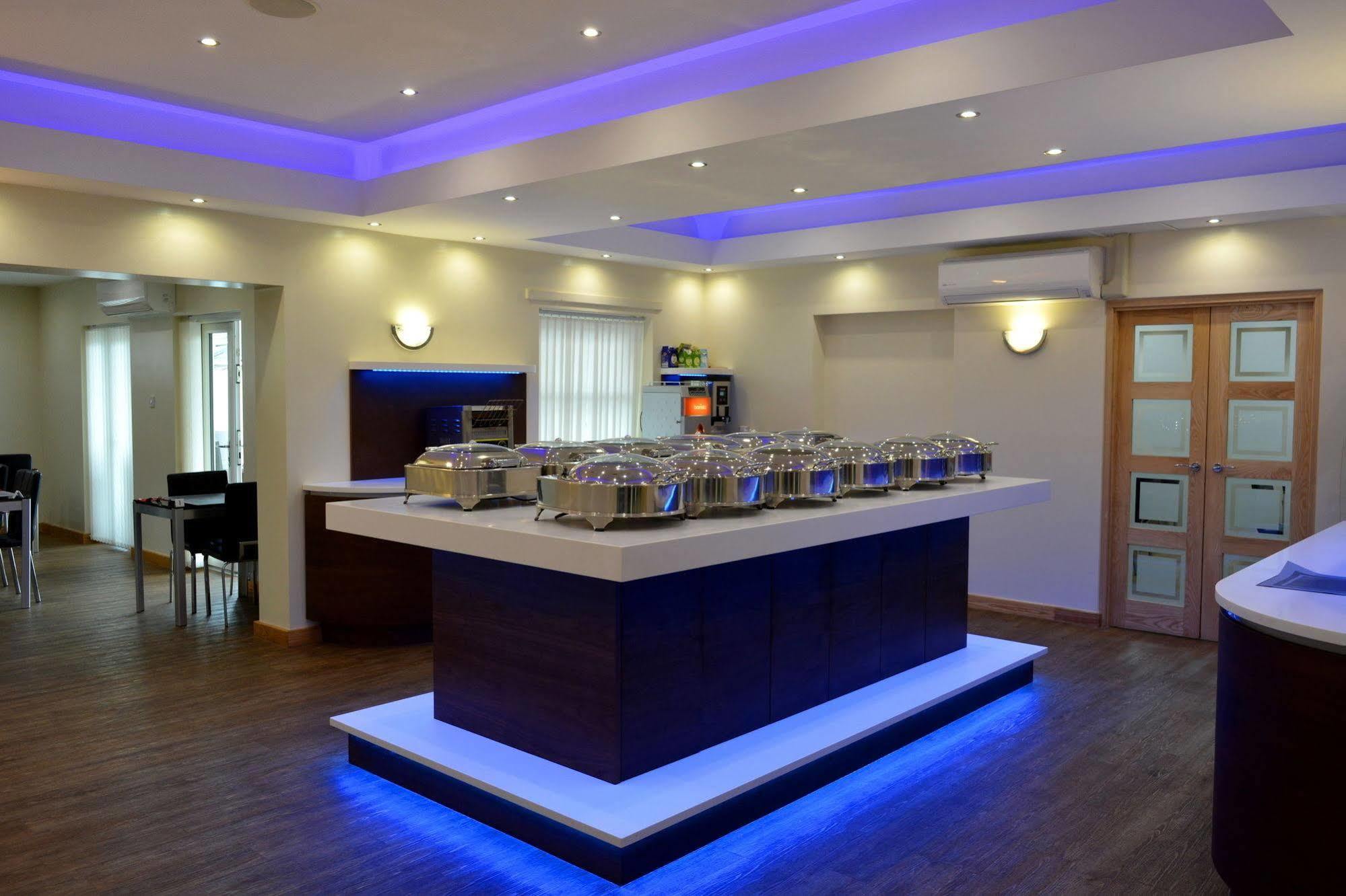 Cambridge Hotel Хаддерсфилд Экстерьер фото