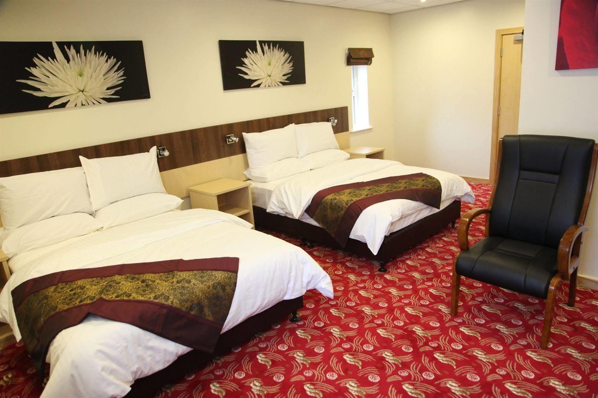Cambridge Hotel Хаддерсфилд Экстерьер фото